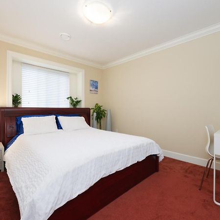 Cambie & 61St Ave Homestay Ванкувер Экстерьер фото